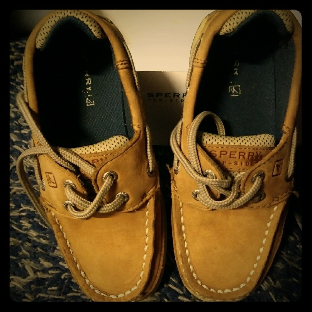 Boys boat shoes